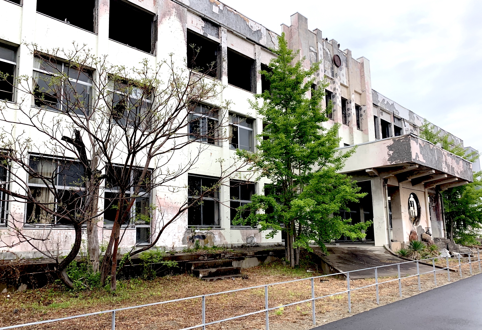 佳子さま　宮城県石巻市をご訪問　復興祈念公園にて供花